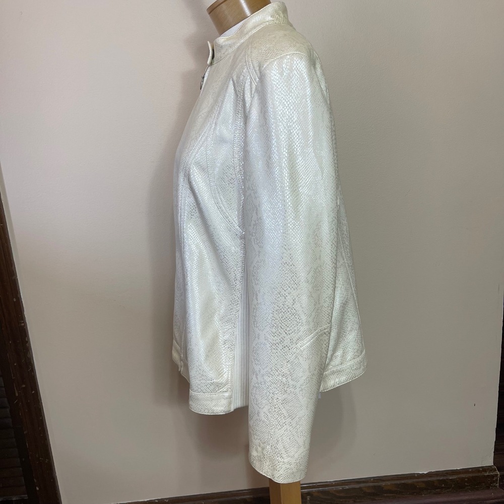 Chico's Cream Snakeskin Faux Leather Metallic Jacket Mock Neck Size 3 XL - Picture 2 of 10